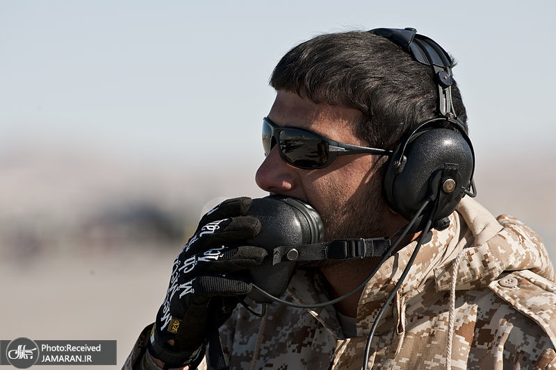 800px-United_Arab_Emirates_Air_Force_serviceman