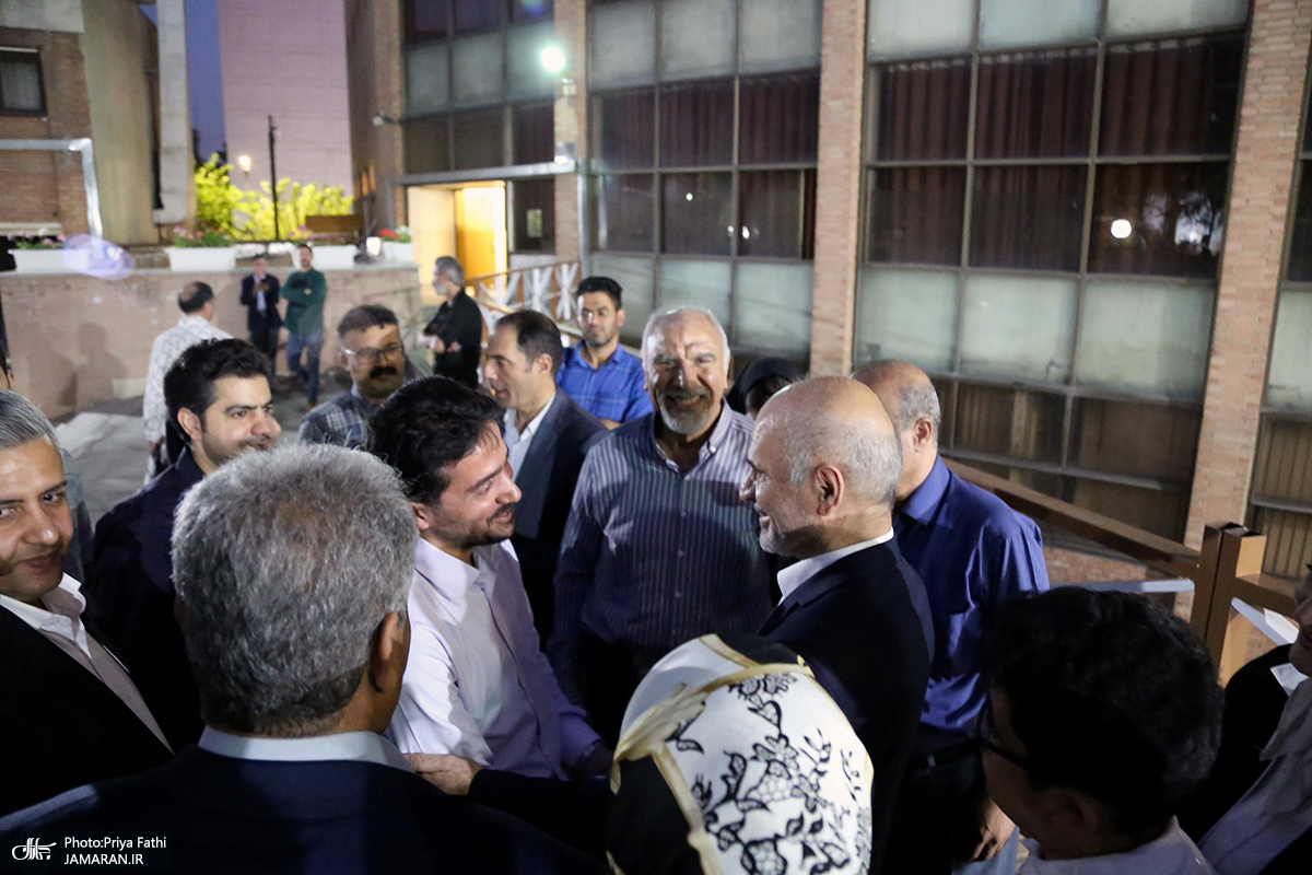 شب بزرگداشت «فرشاد مومنی»