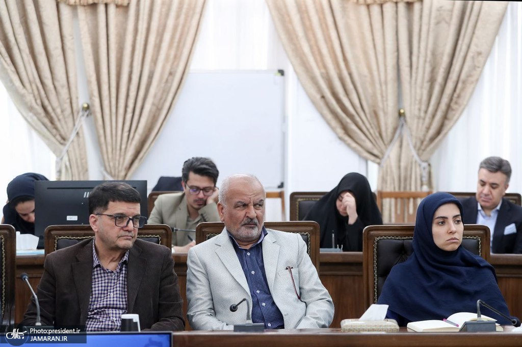 نشست هم اندیشی و گفت و گو با فعالان بازار و عارف (2)