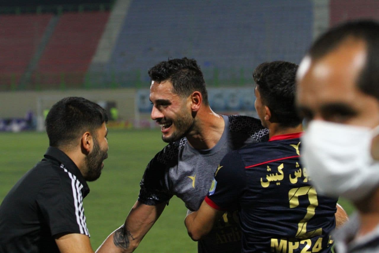 نیما میرزازاد