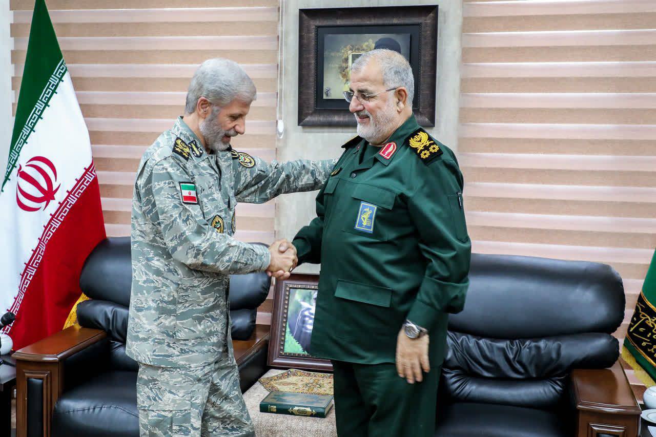 دیدار فرمانده کل ارتش با فرمانده کل سپاه (4)