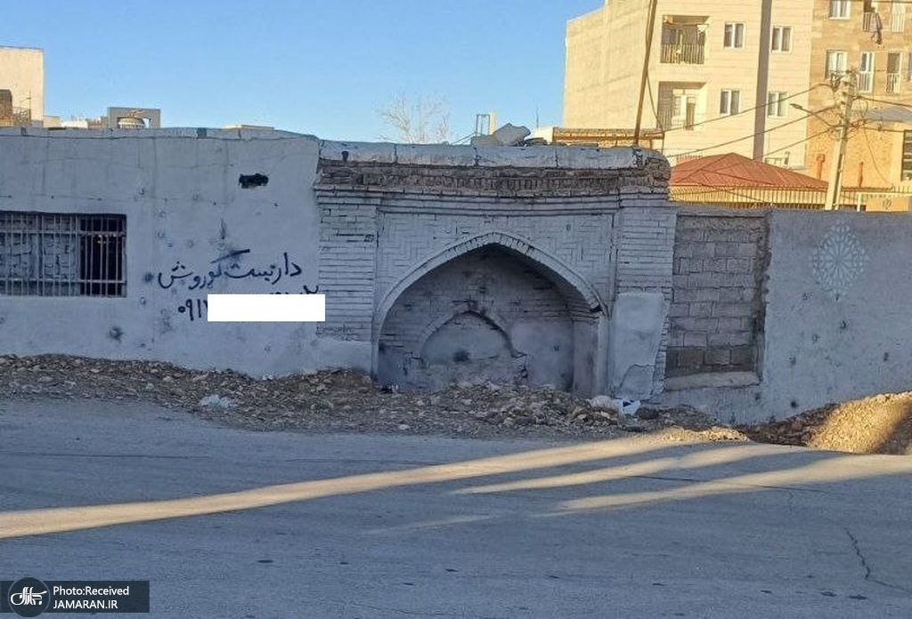 سردر گرمابه تاریخی پیرحصار زیر آوار نخالههای ساختمانی 01 (3)