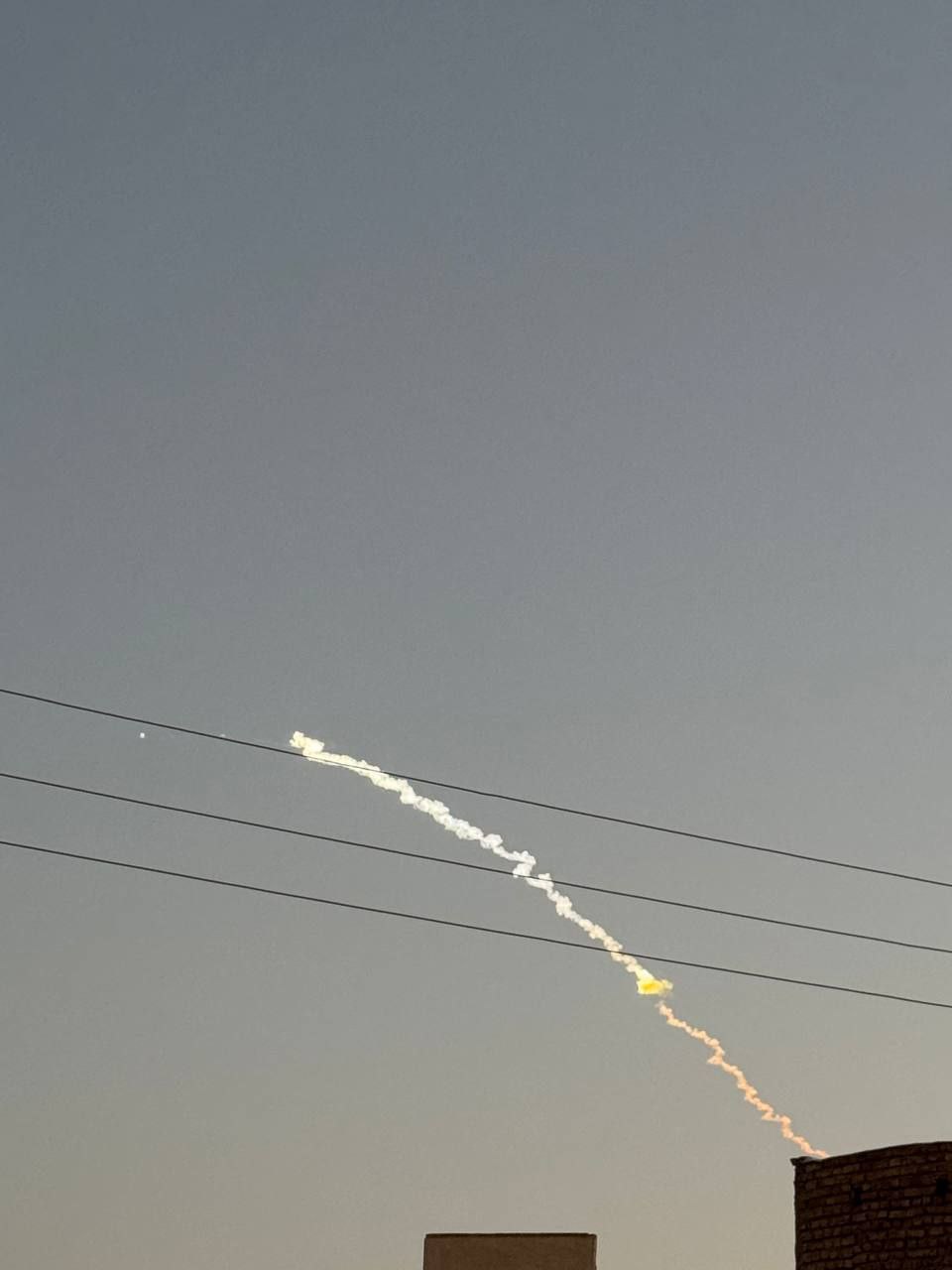 مشاهده شی نورانی عجیب در آسمان دامغان  (2)