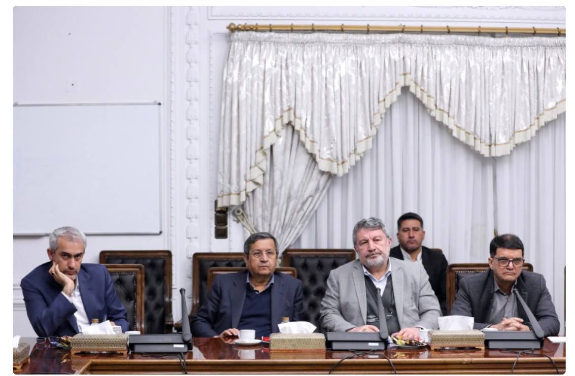 همتی در جلسه دولت پزشکیان (2)