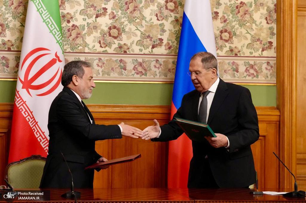برنامه رایزنی های وزرات خارجه های ایران و روسیه توسط امضا شد (2)