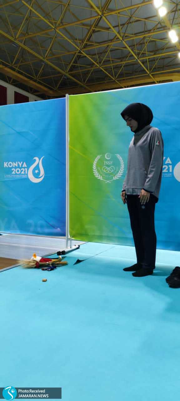 نماز‌شکر بانوی ایرانی بعد از گرفتن مدال