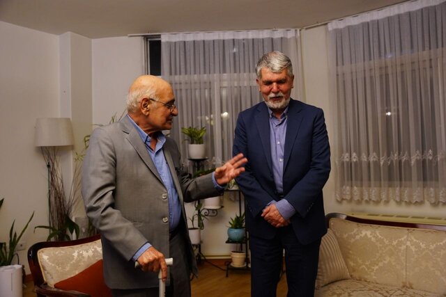 دیدار صالحی وزیر فرهنگ با هوشنگ مرادی کرمانی (1)