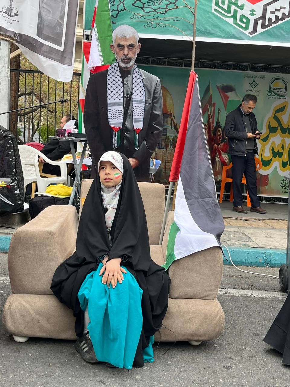 نماد شهید یحیی السنوار در راهپیمایی روز قدس