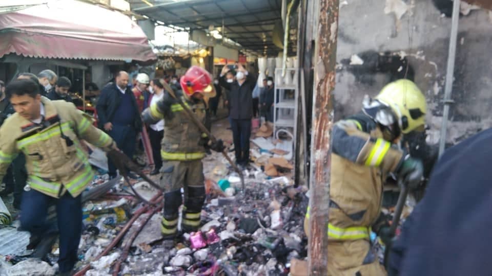  2 کشته بر اثر انفجار و آتش‌سوزی در بازار گل محلاتی (4)