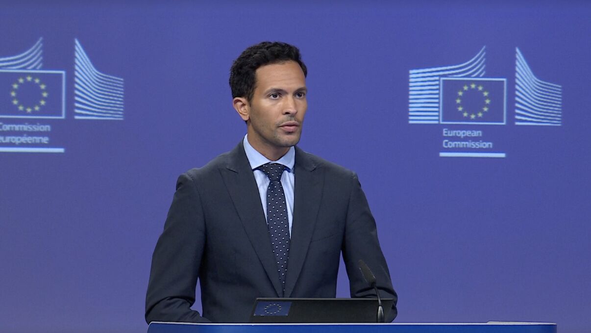 انور الانونی