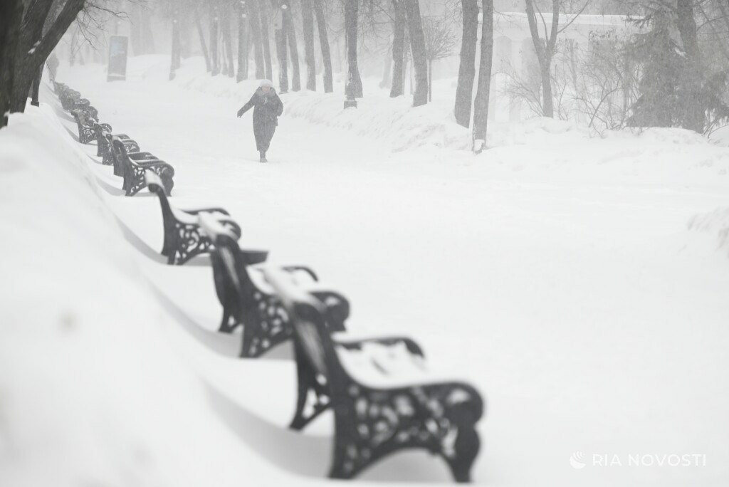 بارش برف سنگین در مسکو  و لغو 19 پروازها  (5)
