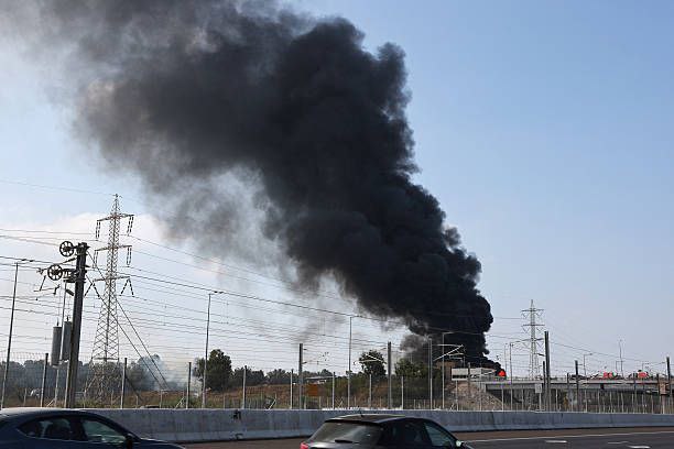 چندین مقر اطلاعاتی اسرائیل مورد هدف موشک های ایران قرار گرفتند (3)