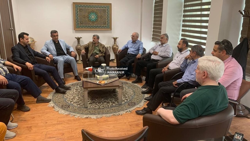 احمدینژاد با دوستان و همکارانش دیدار کرد (1)