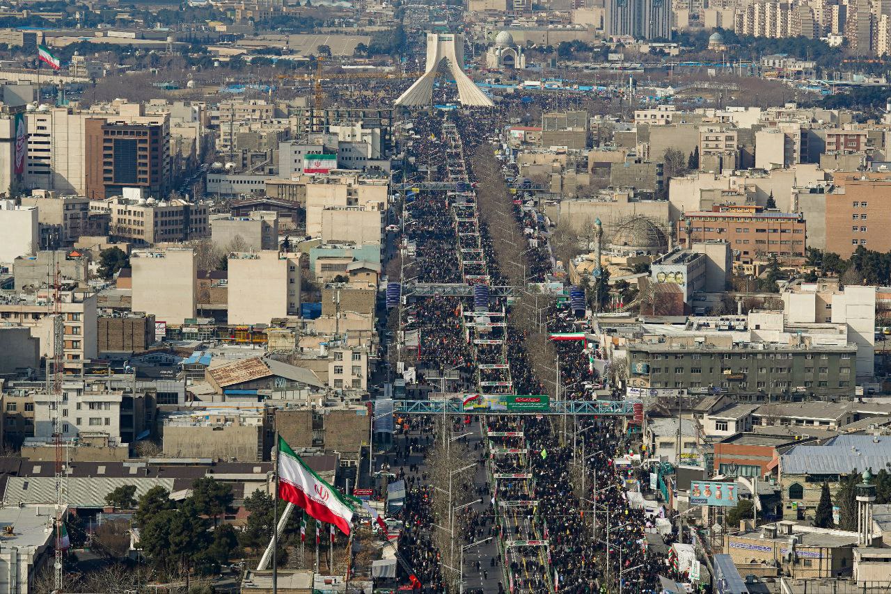 تصاویر هوایی از راهپیمایی مردم تهران به مناسبت ۲۲ بهمن‌ماه سالروز پیروزی انقلاب اسلامی  (2)