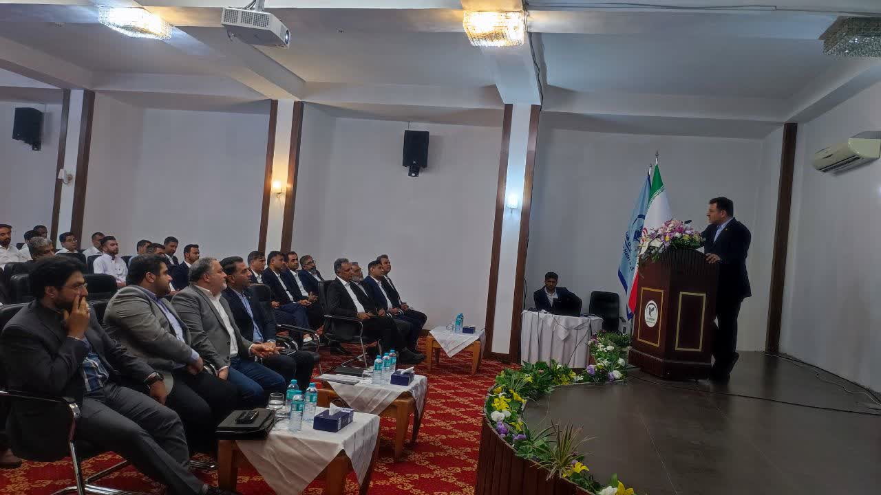 از مدیر و کارکنان هتل هما بندرعباس برای خدمترسانی به آسیبدیدگان جنگ تقدیر شد (6)