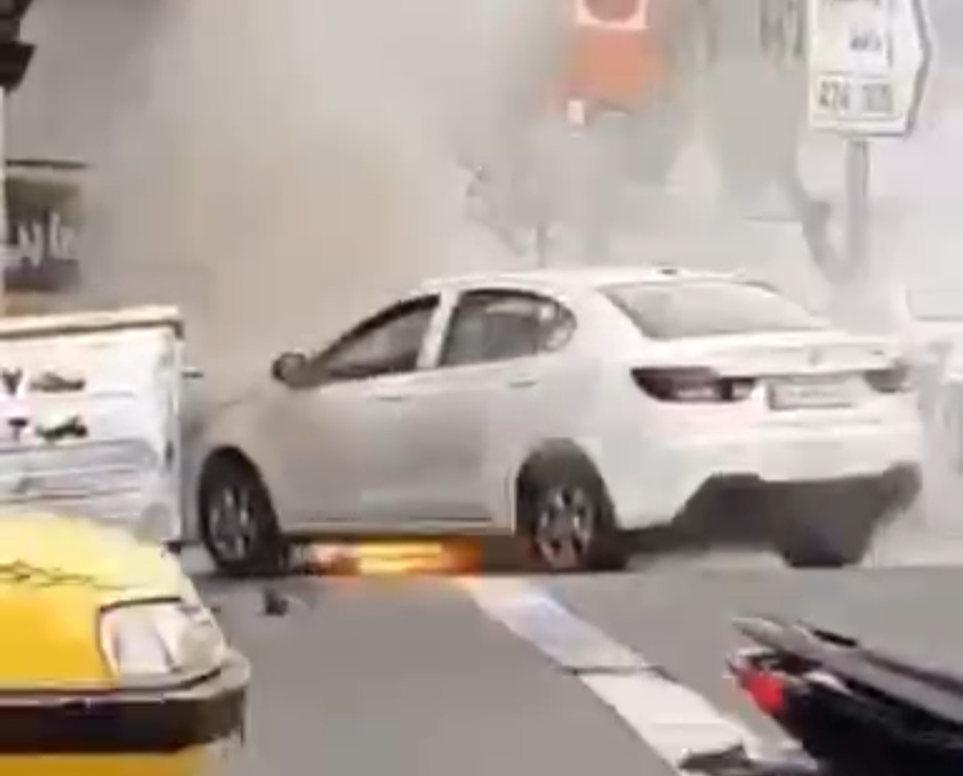 آتش گرفتن خودروی شاهین