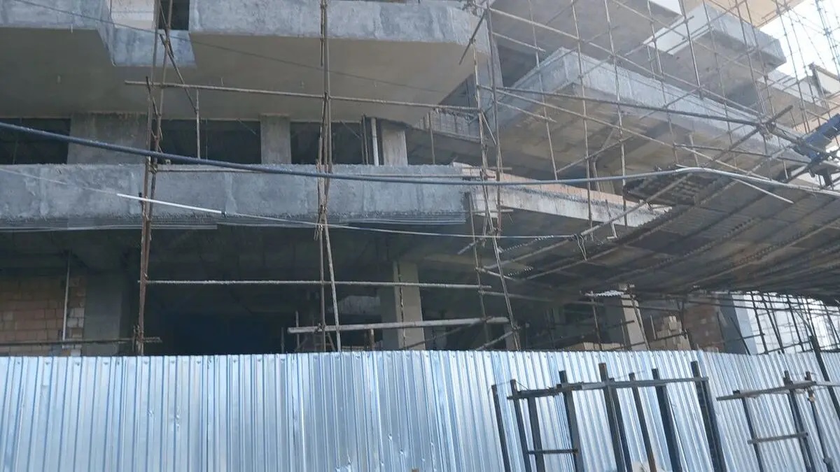 تشکیل پروندۀ قضایی برای مرگ ۵ کارگر ساختمانی در حادثه سقوط بالابر نور (1)