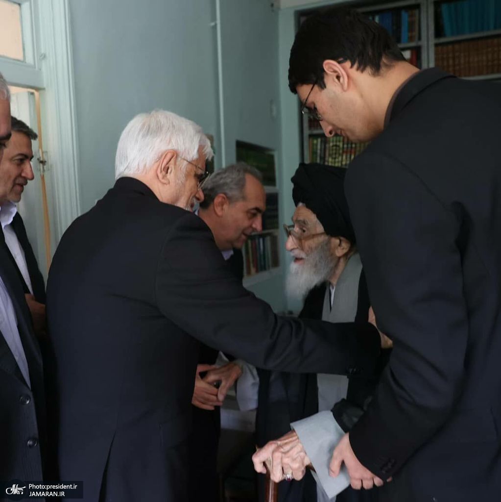 دیدار معاون اول رئیس‌جمهور با پدر شهید آل‌هاشم (1)