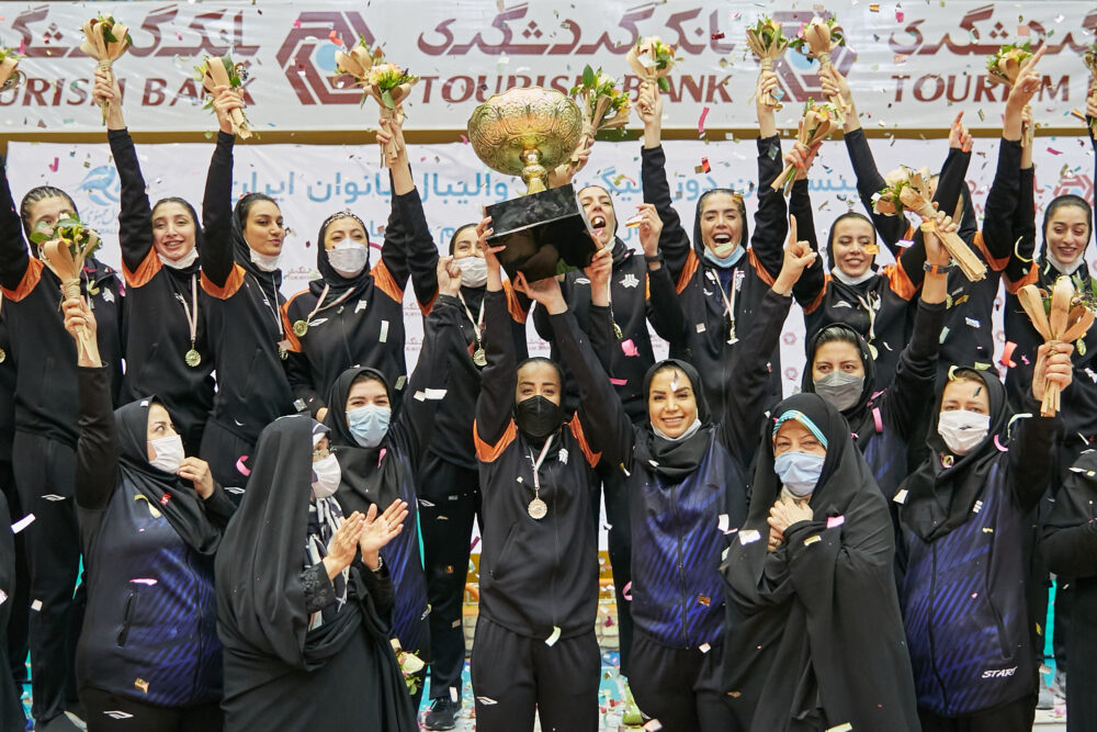 اهدای مدال و جام لیگ برتر والیبال زنان/ منبع: فدراسیون والیبال