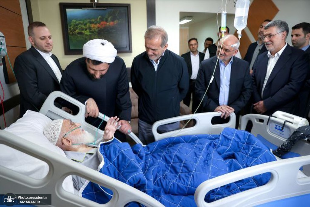 پزشکیان به عیادت آیت‌الله العظمی نوری همدانی رفت (1)
