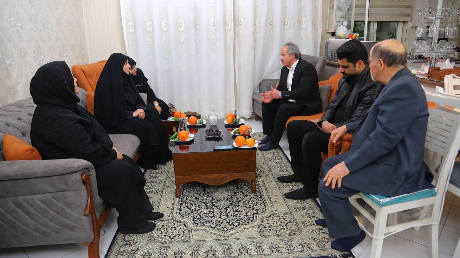 دیدار معاون رئیس‌جمهور در امور زنان و خانواده با دو تن از خانواده‌های جان‌باختگان ناآرامی‌های دی ماه 1404 (2)