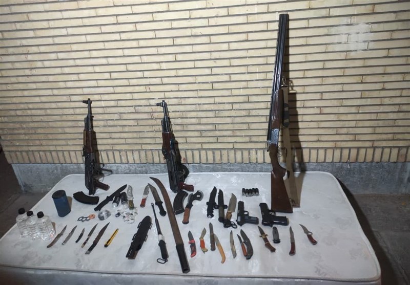 بازداشت ۱۰۰ نفر از اراذل اوباش، سارقان مسلح و اتباع بیگانه غیرمجاز در زاهدان (1)