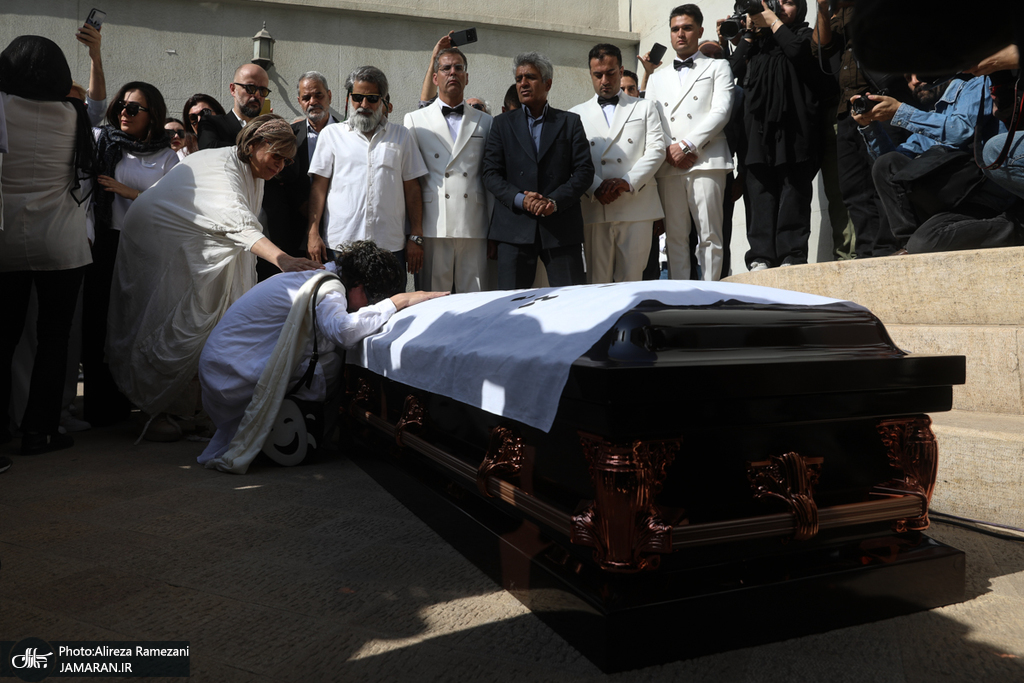 مراسم تشییع ناصر تقوایی