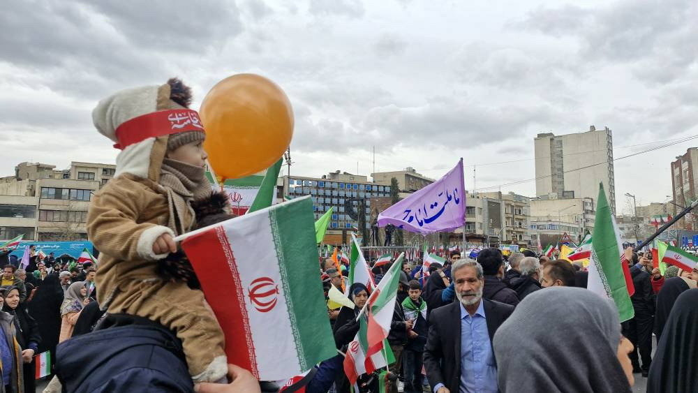  حضور اقشار مختلف مردم در راهپیمایی ۲۲ بهمن ۱۴۰۴ (1)