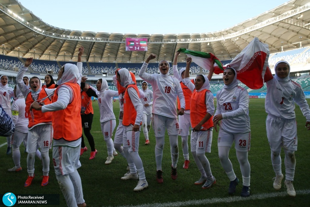 خوشحالی تیم ملی فوتبال زنان ایران بعد از صعود تاریخی