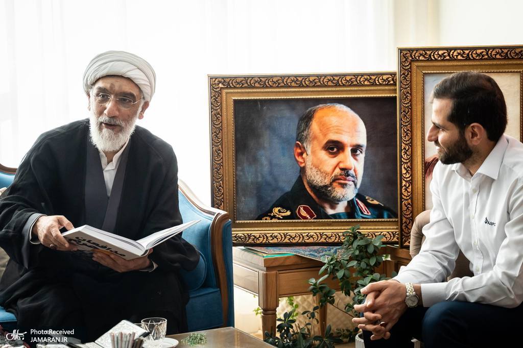 دیدار مصطفی پورمحمدی با خانواده‌ی شهید سپهبد رشید (2)