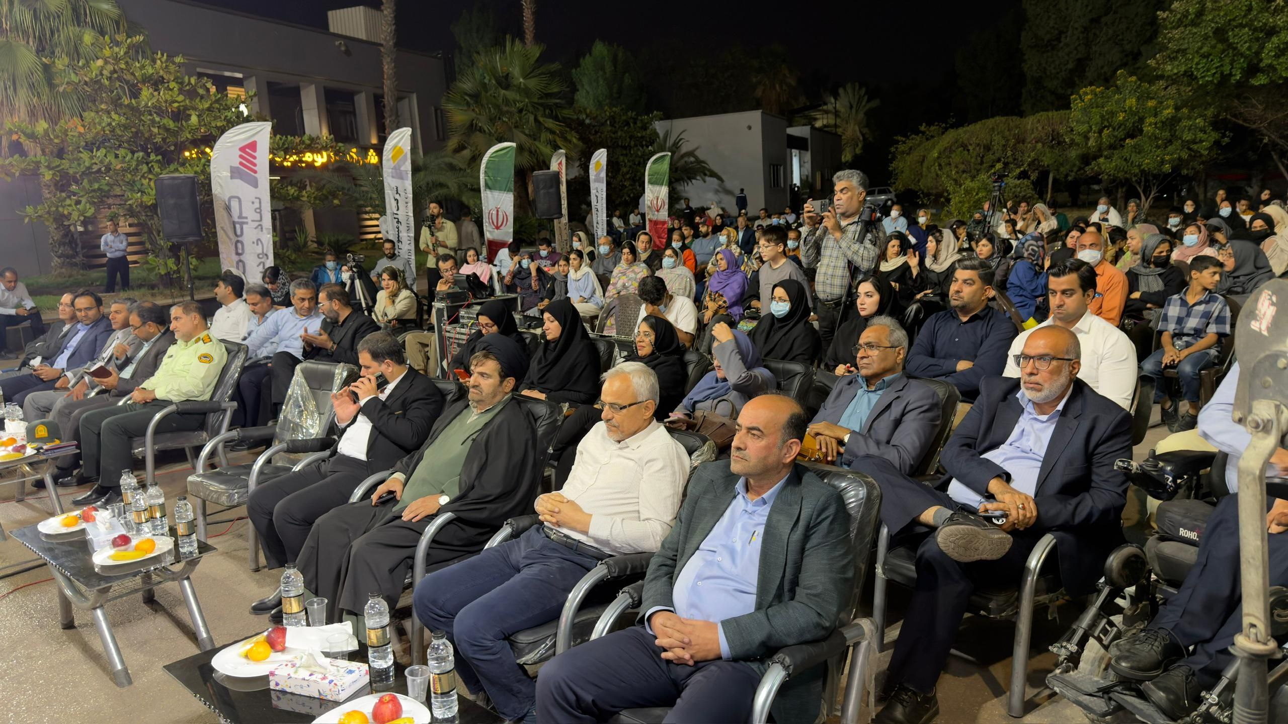 حضور معلولان در کنار کارکنان المهدی (7)