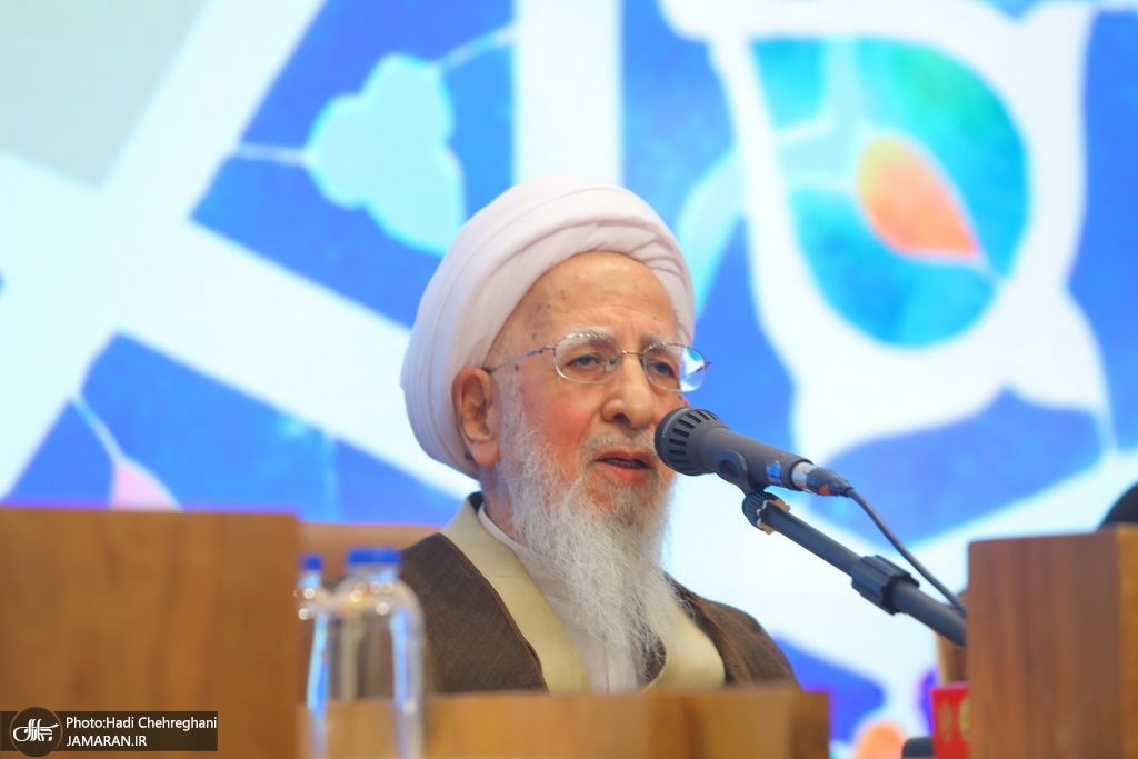 آیت‌الله العظمی جوادی آملی: «عقلانیت» شرط بالندگی حوزه علمیه است/ اگر اصول دین و عقلانیت همچون فروع دین در حوزه گسترش یابد، هیچ‌گاه سرنوشتی مانند اندلس برای کشورهای اسلامی رقم نخواهد خورد/علت انحطاط، بی‌توجهی به علوم عقلی و پاسخ‌ندادن به نیازهای زمانه است