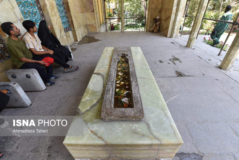 آرامگاه استاد فرشچیان