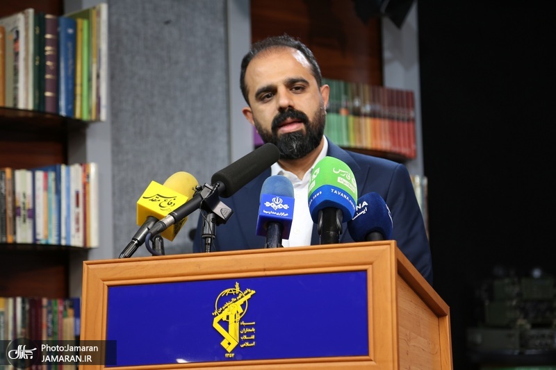 رونمایی از کتاب بیا تماشا کن