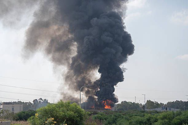 چندین مقر اطلاعاتی اسرائیل مورد هدف موشک های ایران قرار گرفتند (1)