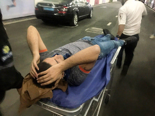 حمله عصبی به هوادار استقلال + عکس
