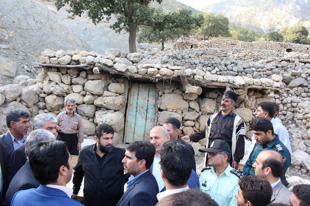 استاندار خوزستان:پراکندگی جمعیت رساندن امکانات را به بخش چلو اندیکا با مشکل روبه رو کرده است