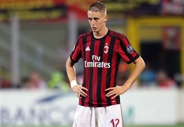 مدافع میلان ۶ ماه خانه‌نشین شد
