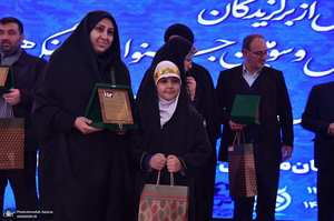 مراسم تجلیل از دانش آموزان برگزیده فرهنگی، هنری و قرآن، عترت و نماز منطقه 19