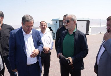 بازدید پزشکیان از دریاچه ارومیه + عکس ها