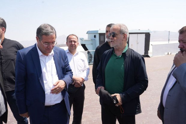 بازدید پزشکیان از دریاچه ارومیه + عکس ها