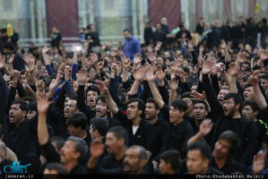 مراسم عزاداری شام غریبان در حرم مطهر حضرت امام خمینی(س) 