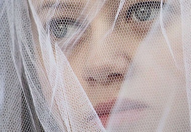 ازدواج هایی که کودکانه های دختران را عقده می کند