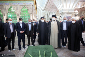 تجدید میثاق رئیس جمهور و اعضای دولت سیزدهم با آرمان های حضرت امام (س)