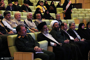 مراسم گرامیداشت خانواده معظم شهدا و ترویج فرهنگ ایثار و شهادت در خمین