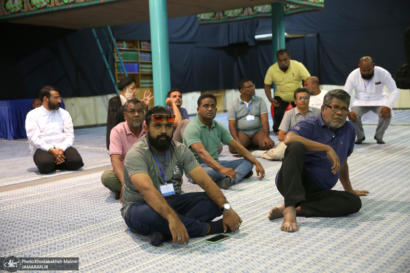 بازدید جمعی از وکلا و مسئولین دادگستری کشور سریلانکا از بیت امام خمینی (س) در جماران