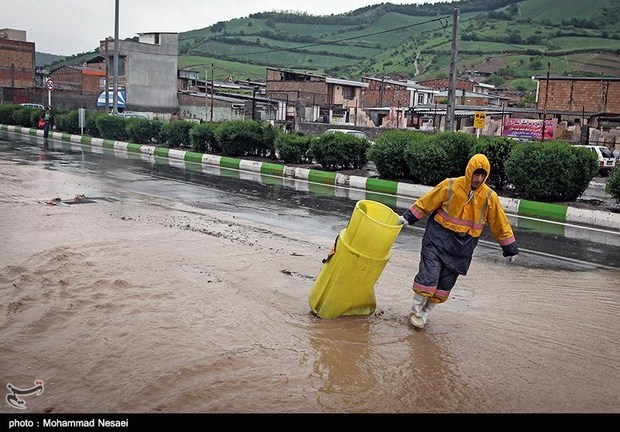 آماده‌باش ۱۲۰۰ نیروی خدمات شهری کرمانشاه برای مقابله با آبگرفتگی معابر