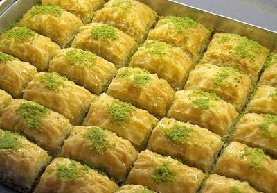 طرز تهیه باقلوای پسته