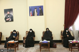 تجدید میثاق رئیس و اعضای دوره جدید شورای اسلامی شهر تهران با آرمان های امام خمینی(س)