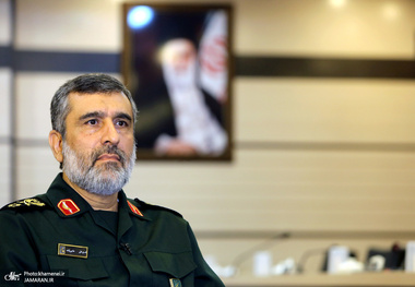 فرمانده هوافضای سپاه: هر موشک خرمشهر می‌تواند 50 هدف را منهدم کند؛ اگر 100 فروند موشک به سوی سرزمین دشمن شلیک شود، این موشک‌ها به 8 هزار راکت تبدیل می‌شود/ درگیری مرزی با افغانستان مسئله پر اهمیتی نیست/ ایران و آذربایجان باهم دشمنی ندارند